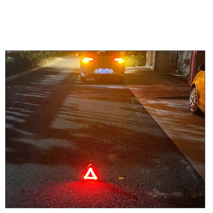 🔥Almost sold out - $16.99🔥 2-IN-1 Emergency Triangular Roadside Warning Light